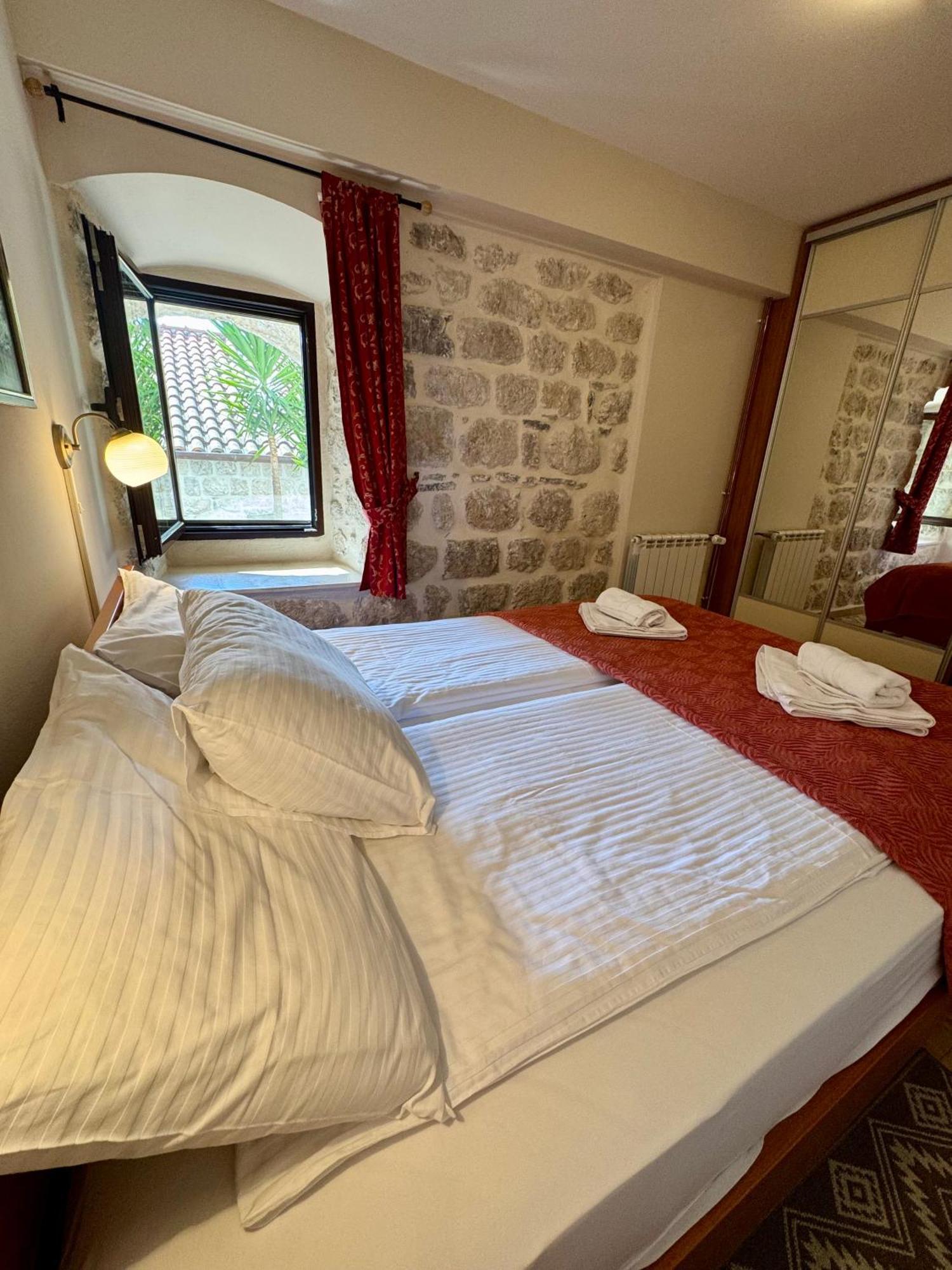 Apartments Radonicic Kotor Luaran gambar