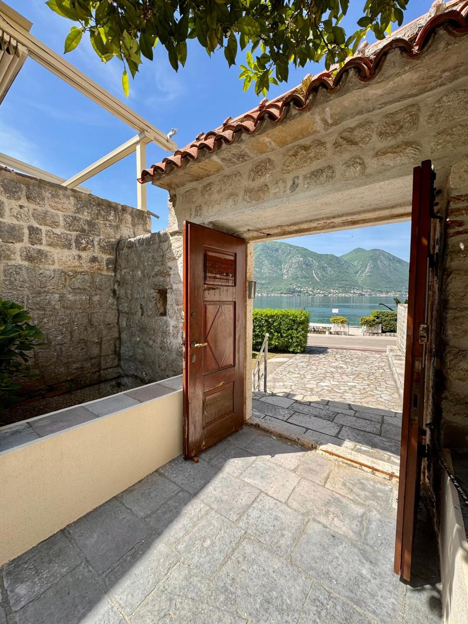 Apartments Radonicic Kotor Luaran gambar